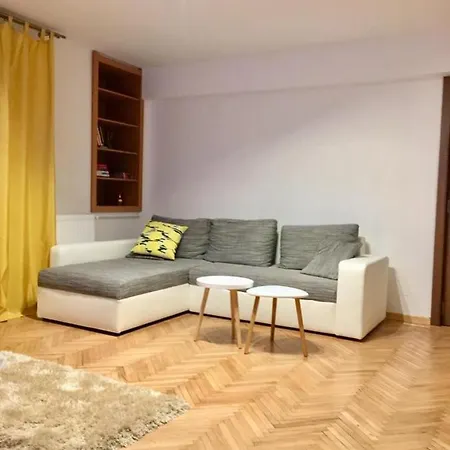 Old Town Park Apartment